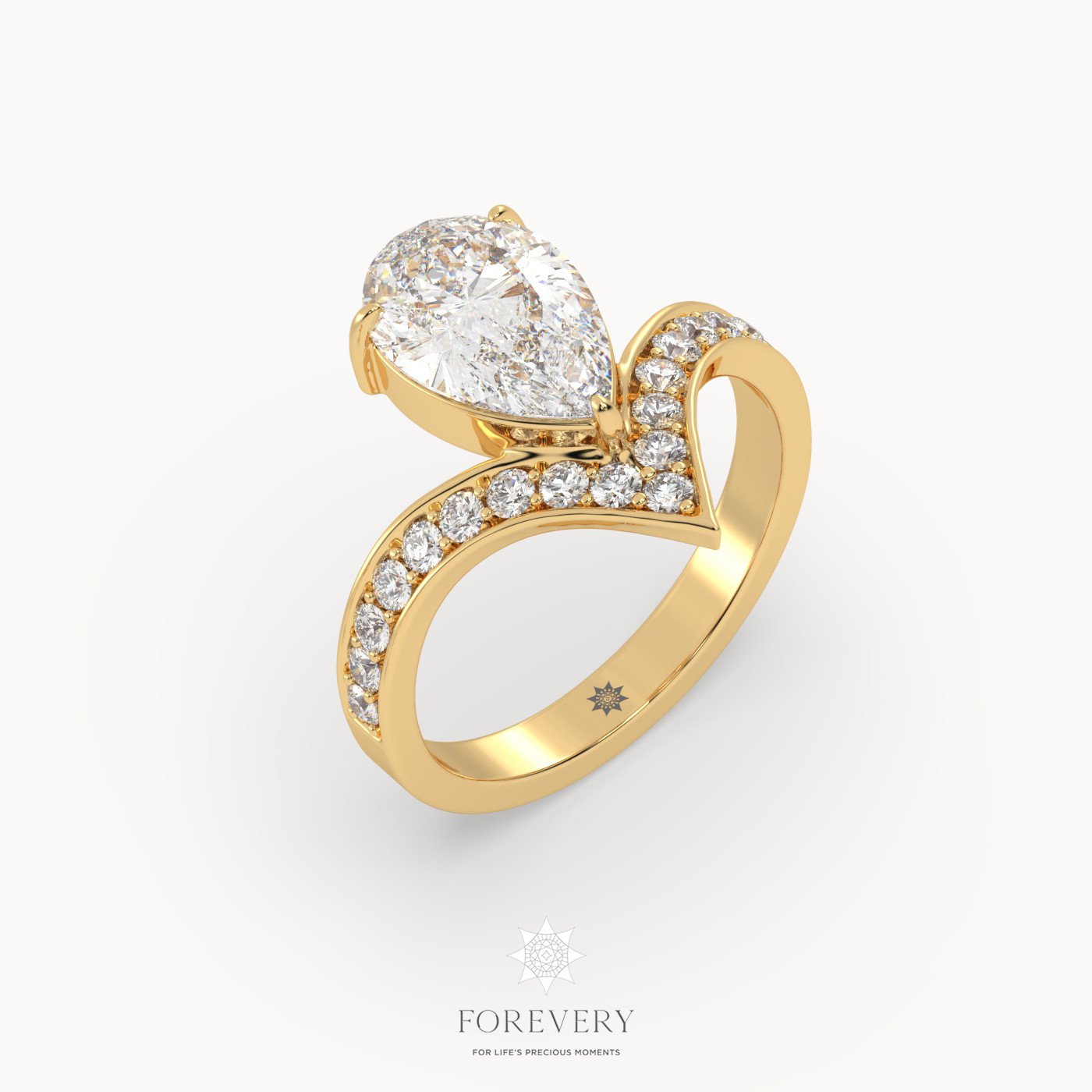 18k yellow gold  pear cut engagement ring